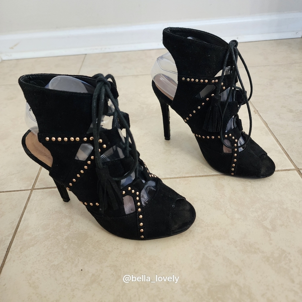 Elegant Black Laced Up Gold Studded Heels With Tassles - Picture 5 of 7